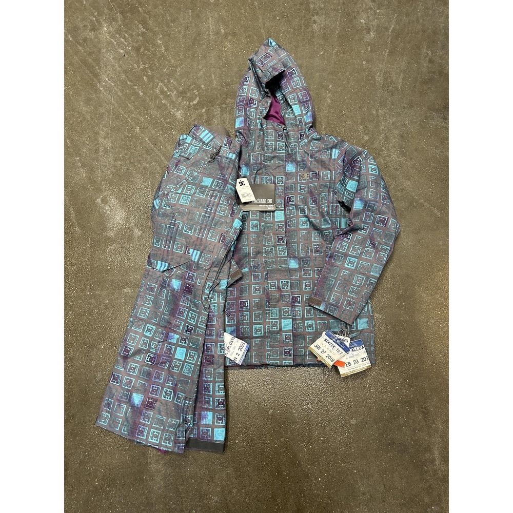 DC‎ Ski Snowboard Jacket Pants Set Teens Large 10K Waterproof Geo Print